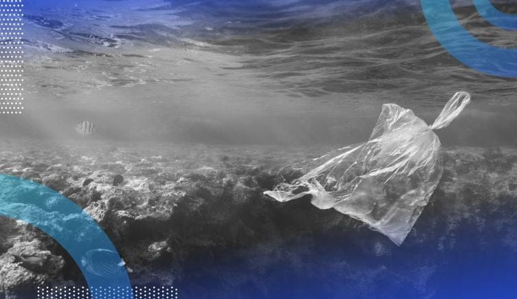 A torn plastic bag floats in the ocean /greentech/ocean-cleaup-tech