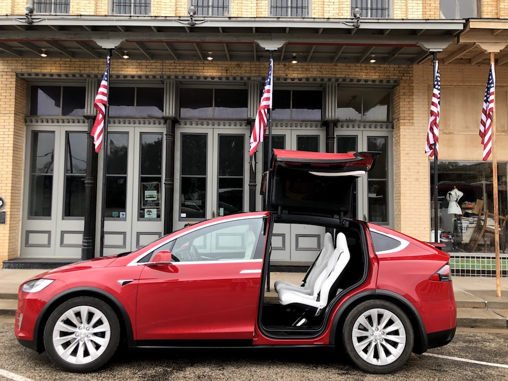 This new Austin startup will take you to Houston in a Tesla