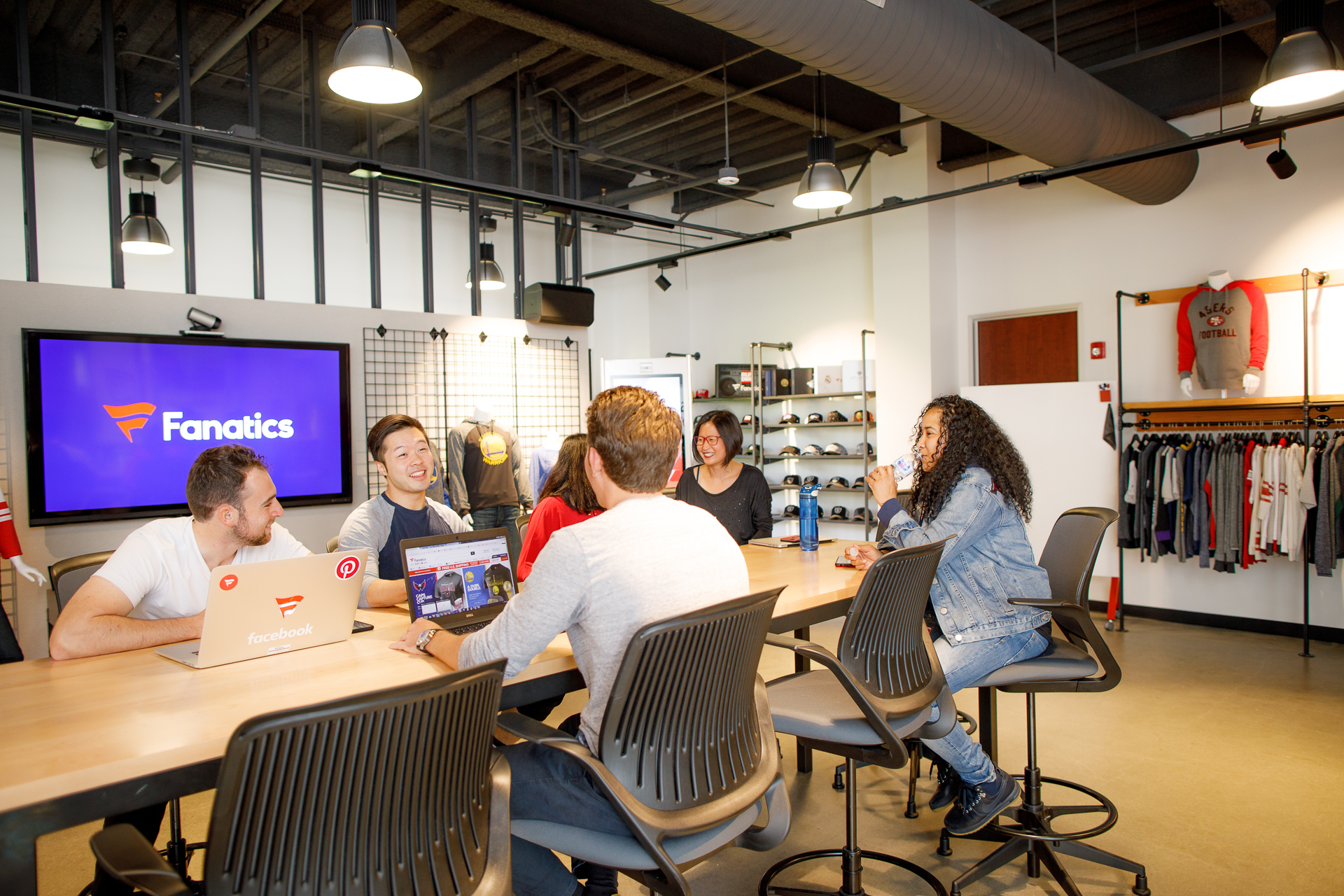 Fanatics’ Latest $320M Raise Bumps Company Valuation to $12.8B