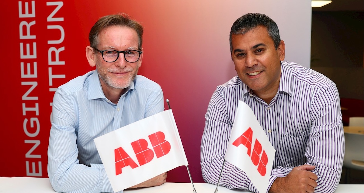 Colin Smith, IPEC CEO (Left) and Richard Mahomed Local Division Manager of Electrification Service at ABB UK (Right). | Photo: ABB