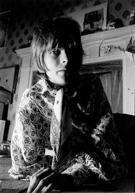 What Did David Bowie Look Like  in 1968 