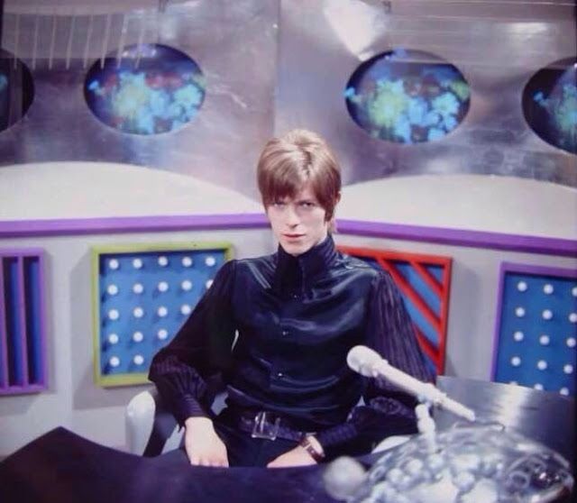 Stunning Image of David Bowie in 1966 