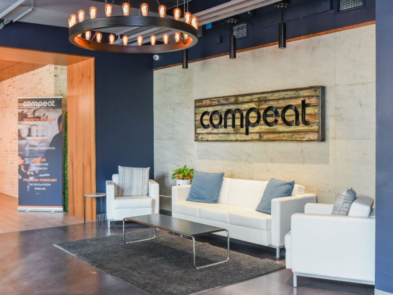 compeat logo