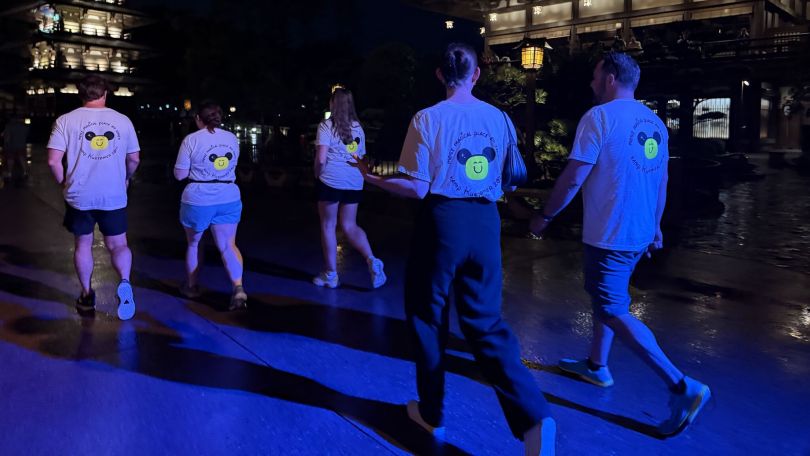 Kustomer team walking at night