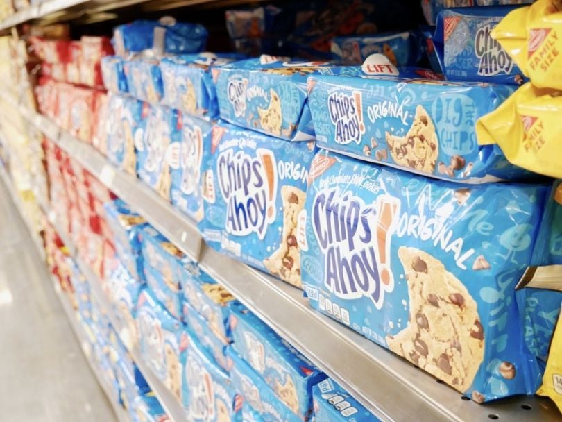 A photo of Chips Ahoy cookies on a grocery store shelf