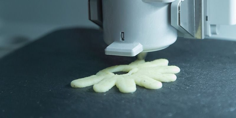 3D Food Printing Startup BeeHex Debuts a Cake Decorating Robot