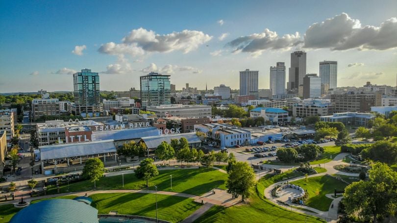 DOWNTOWN LITTLE ROCK ARKANSAS. PHOTO VIA EDUARDO MEDRANO, SHUTTERSTOCK