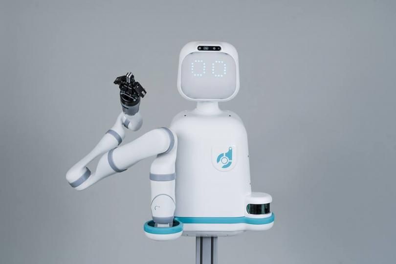 10 Medical and Surgical Robots Transforming the Healthcare Industry | Built  In