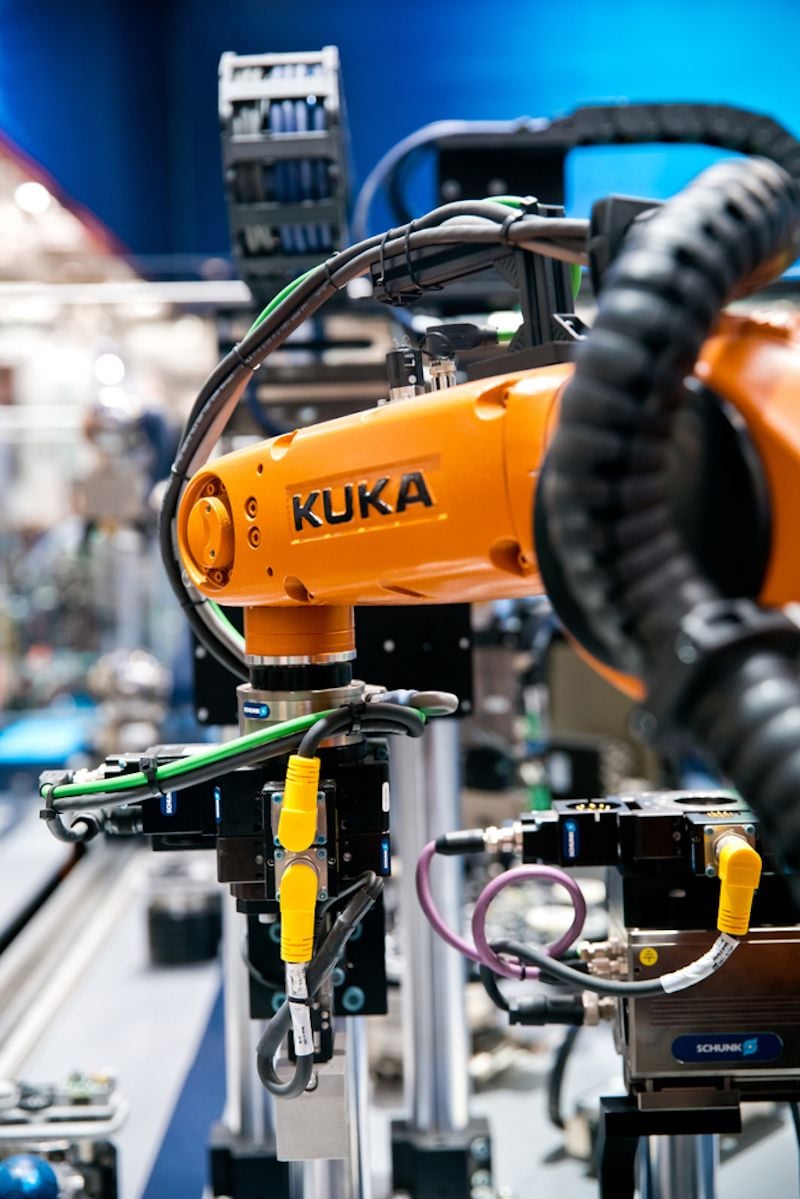 robotics applications automotive kuka