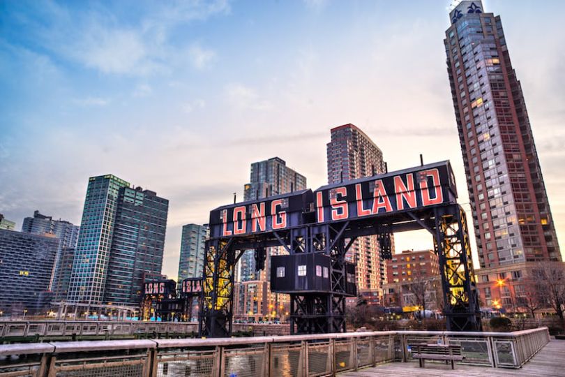 LIC
