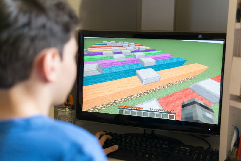 child playing minecraft