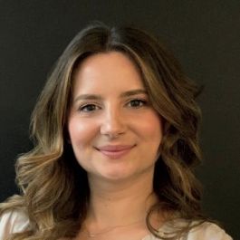 Image of Lauren Averill