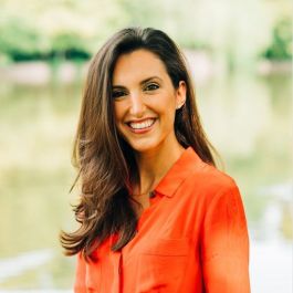 Image of Lindsay Becker