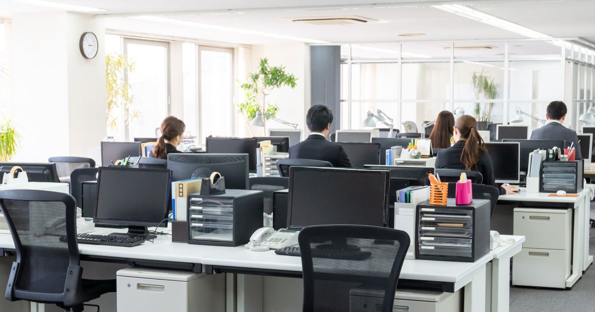 Is Hot Desking in Your Future? Built In